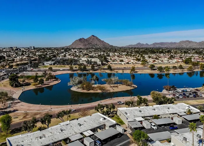 2 Bedroom With Community Pool And Parking Holiday home *