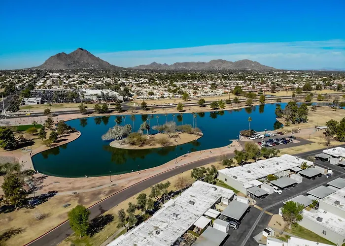 Holiday home 2 Bedroom With Community Pool And Parking Scottsdale
