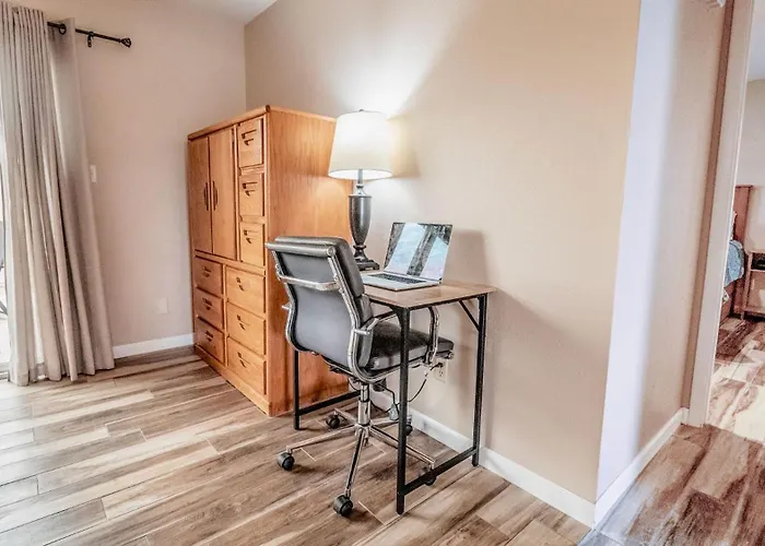 Holiday home 2 Bedroom With Community Pool And Parking Scottsdale