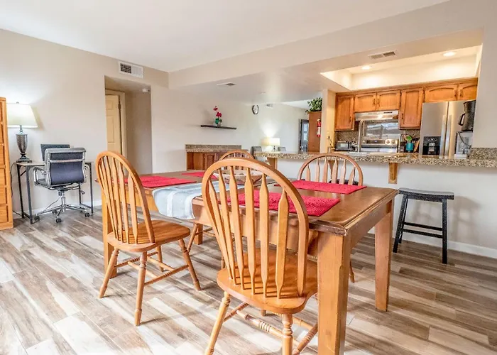 2 Bedroom With Community Pool And Parking Holiday home