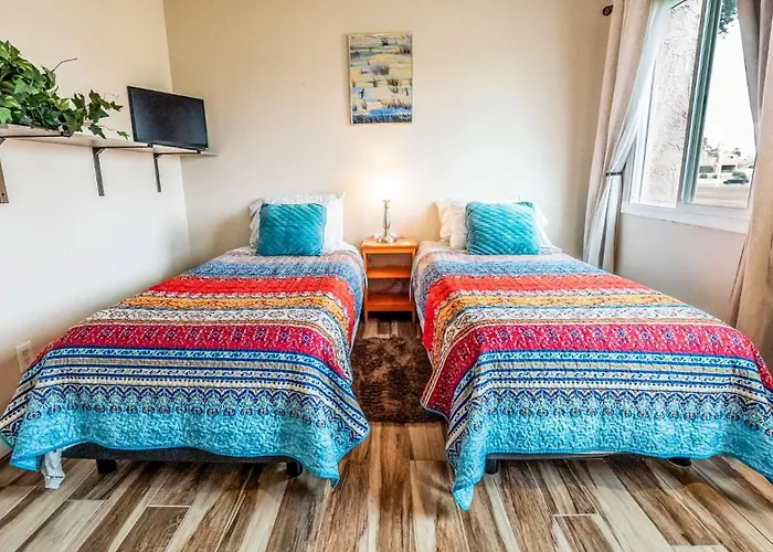 2 Bedroom With Community Pool And Parking Scottsdale
