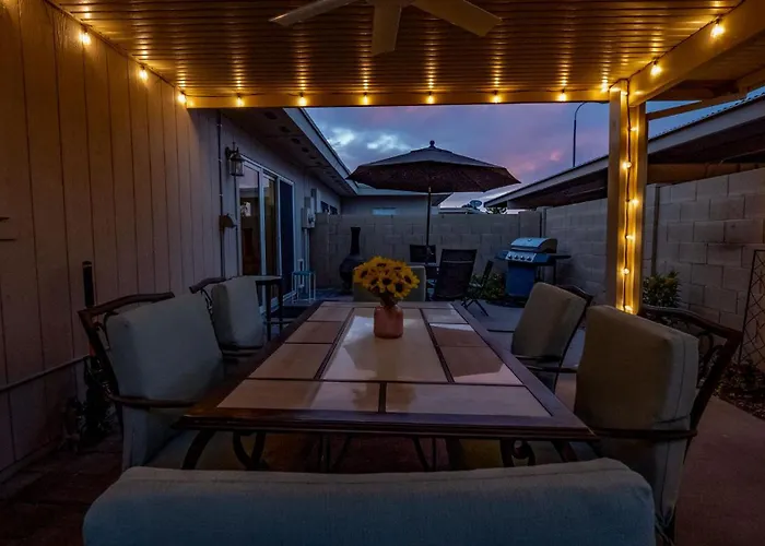 2 Bedroom With Community Pool And Parking Scottsdale