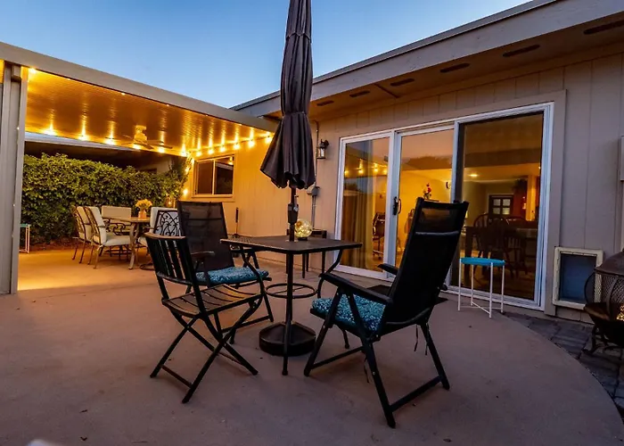 Holiday home 2 Bedroom With Community Pool And Parking