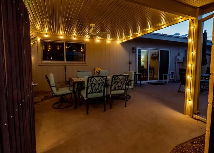 Holiday home 2 Bedroom With Community Pool And Parking