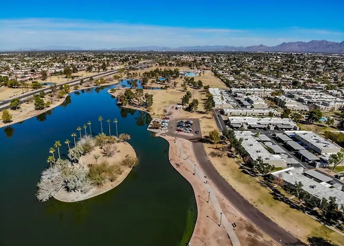 2 Bedroom With Community Pool And Parking Scottsdale